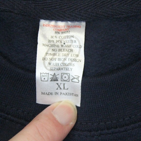 Maroon 5 Snowflake Tacky Ugly Christmas Sweater XL - Picture 4 of 5